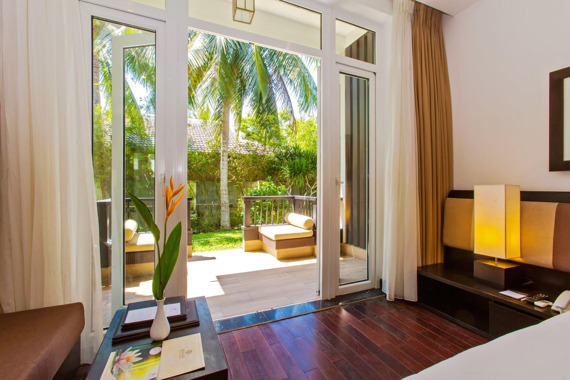 Hoi An Beach Resort Курортный комплекс 4*