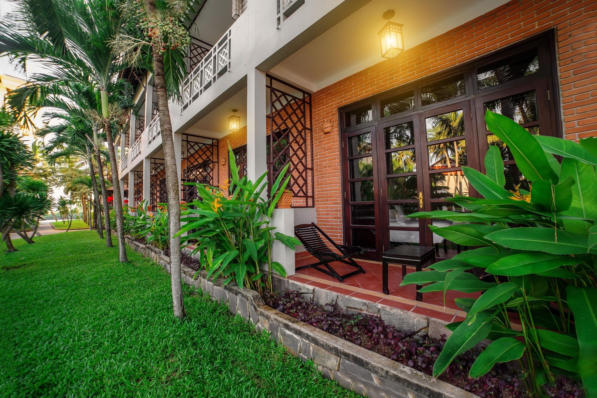 Hoi An Beach Resort Хойан